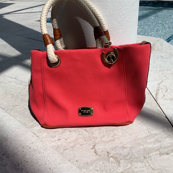 Mk purse - Picture 1 of 3